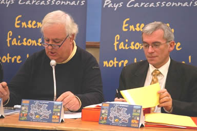 M. Foussat, rapporteur, et M. Jean-Claude Pérez